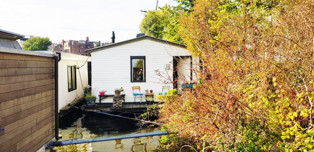 Romantic quiet studio on the canal Amsterdam Extérieur photo
