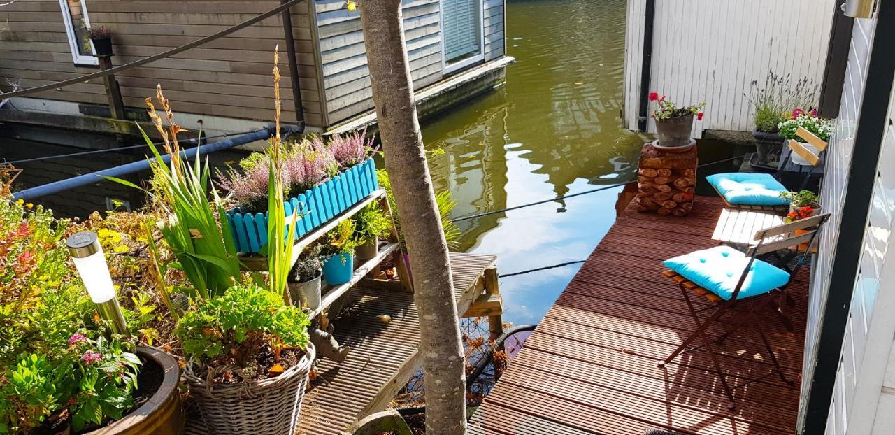 Romantic quiet studio on the canal Amsterdam Extérieur photo